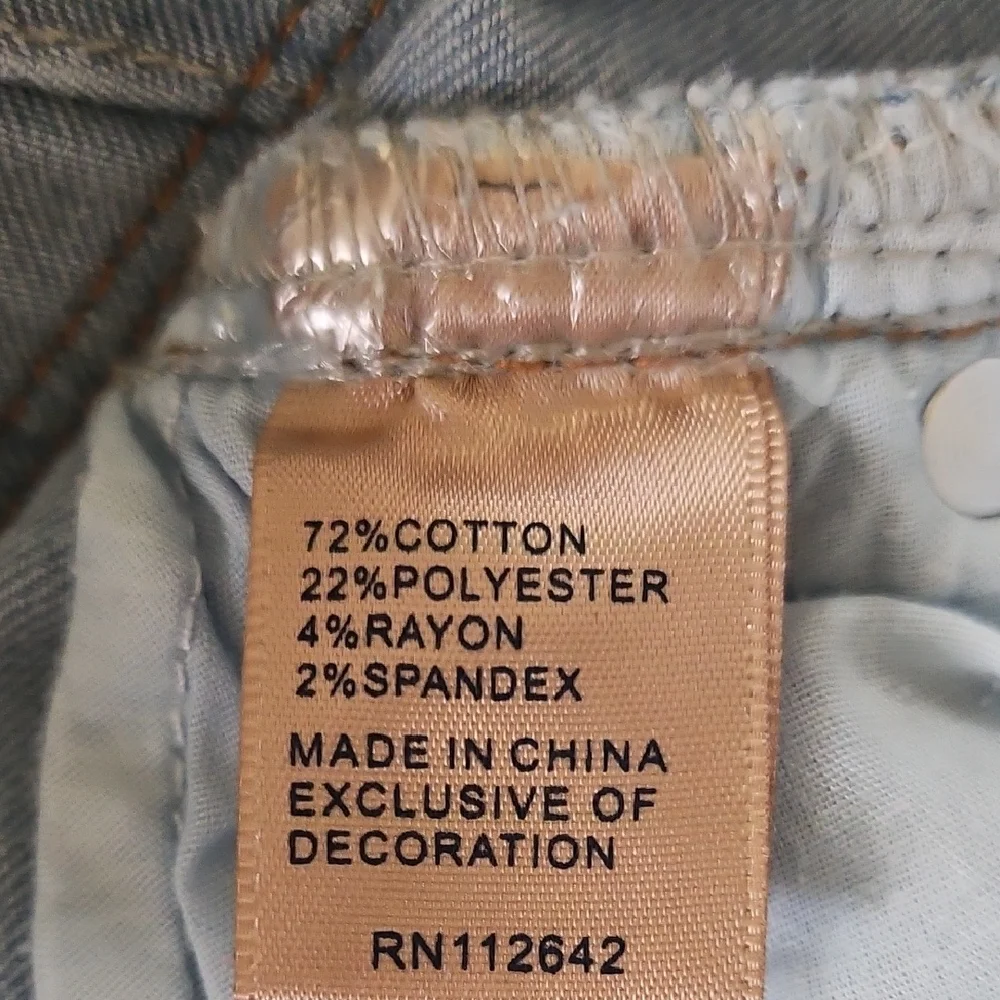 Sandpiper-Floral Embroidered Distressed Jeans- Size 8P - Picture 9 of 9